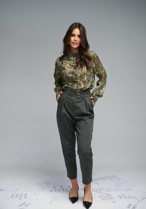Υφασμάτινο παντελόνι με πιέτα και ζωνάκια Brigitte Boutique