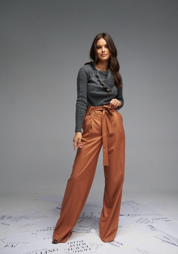 Υφασμάτινο παντελόνι ψηλόμεσο καμπάνα Brigitte Boutique