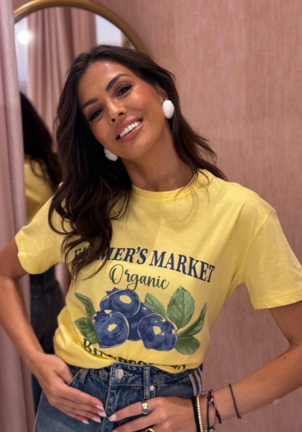 T-shirt blueberries