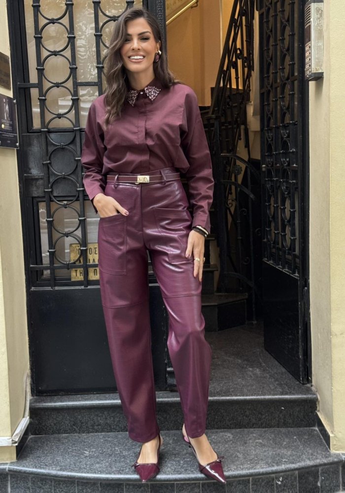 Πουκάμισο μπορντό με μπορντό στρας στο γιακά Πουκάμισο μπορντό με μπορντό στρας στο γιακά