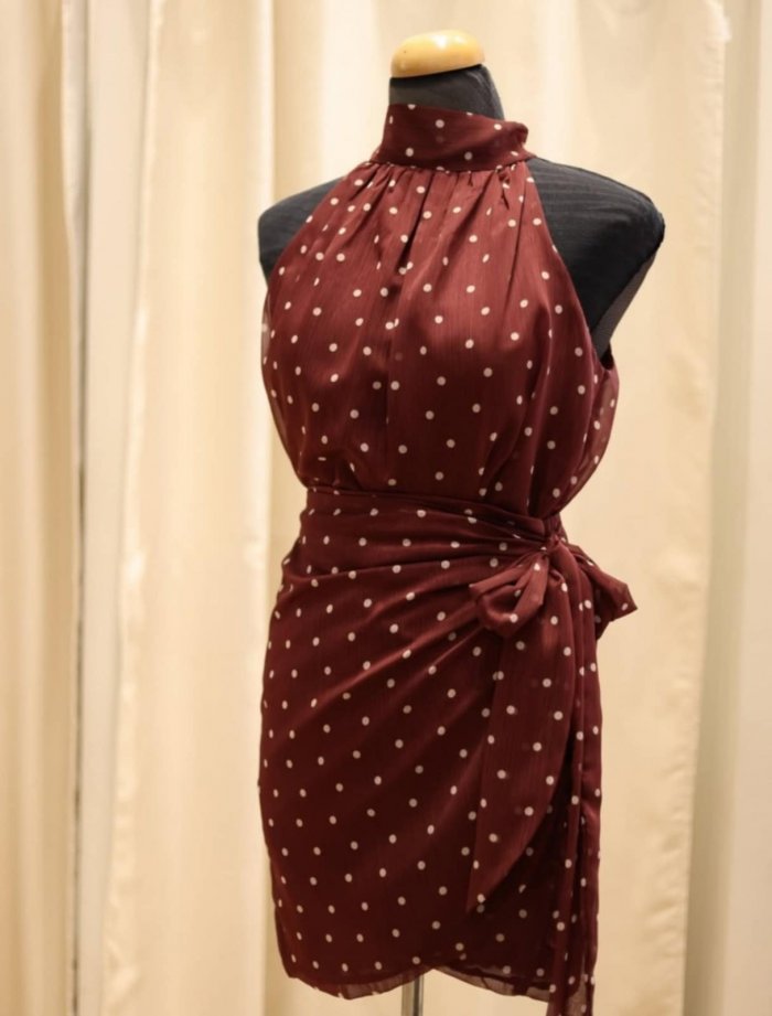 Τοπ αμάνικο δέσιμο σούρα