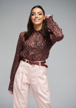 Γυναικείο υφασμάτινο παντελόνι με πιέτα Brigitte