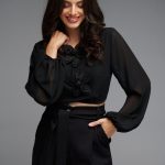 Μπλούζα μακρυμάνικη με διακοσμητικά λουλούδια Brigitte