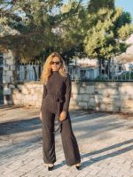 Ολόσωμη φόρμα με ανοιχτή πλάτη lurex