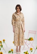 Φόρεμα μίντι με κεντήματα και γιακά