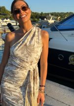 Φόρεμα με έναν ώμο και κρόσσια