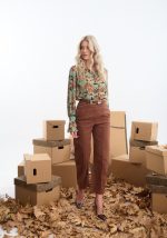 Παντελόνι σε ίσια γραμμή