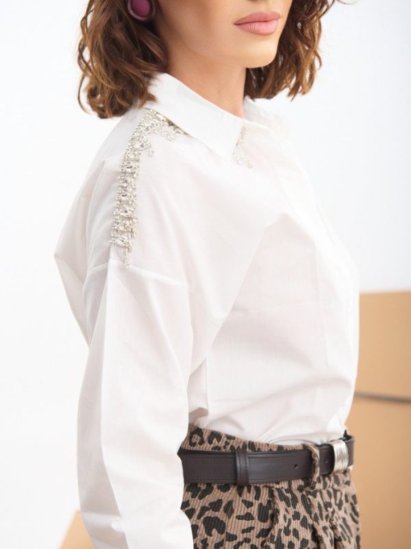 Πουκάμισο με στρας στη γραμμή του ώμου