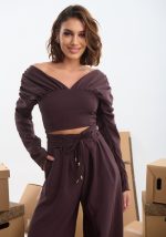 Τοπ με σούρες στα μανίκια