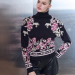 Πλεκτό πουλόβερ Winter Blossom