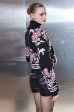 Πλεκτό πουλόβερ Winter Blossom - Image 3