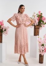 Φόρεμα δαντέλα με βολάν στο στήθος