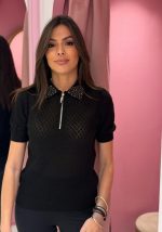 Μπλούζα πλεκτή διάτρητη με στρας στο γιακά - Image 2
