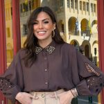 Πουκάμισο με στρας στο γιακά και δαντέλα στο μανίκι