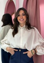 Πουκάμισο με στρας στο γιακά και δαντέλα στο μανίκι