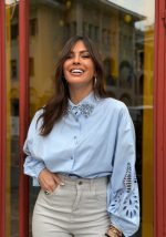 Πουκάμισο με στρας στο γιακά και δαντέλα στο μανίκι - Image 2