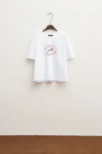 T-shirt με κέντημα