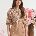 Τοπ δαντελένιο με σούρα στην μέση