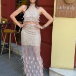 Σετ με λάμψη και εντυπωσιακές λεπτομέρειες από φτερά